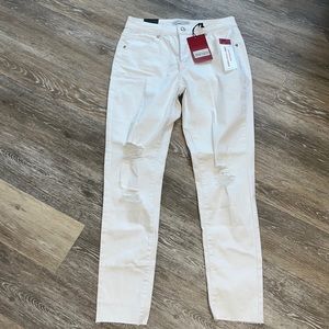 🆕 Pasion- Woman’s distressed white jeans